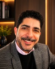 Dr. Jean Almeida, médico psiquiatra, no consultório na Avenida Paulista, em São Paulo